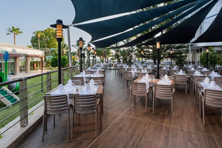 Restoran &amp; Bar / Grand Kaptan Otel